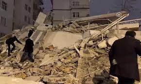   عقب زلزال ضرب عدة مناطق.. انهيار عدد من الأبنية في سوريا