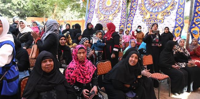 محافظ قنا يتابع فعاليات اليوم الثاني للقافلة السكانية الشاملة بدندرة 