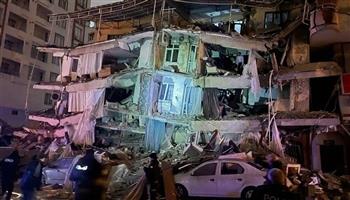   حتى الآن.. زلزال تركيا يسفر عن 284 قتيلاً وانهيار 2700 مبنى