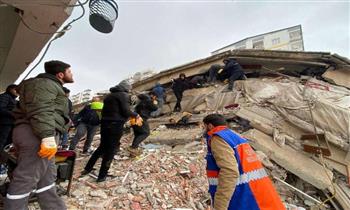   نائب الرئيس التركي يعلن ارتفاع حصيلة ضحايا الزلازل إلى 284 قتيلا