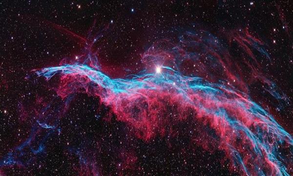 يبعد 161 ألف سنة ضوئية .. «ناسا» تنشر صورة جديدة مذهلة لسديم « 30 دورادوس»
