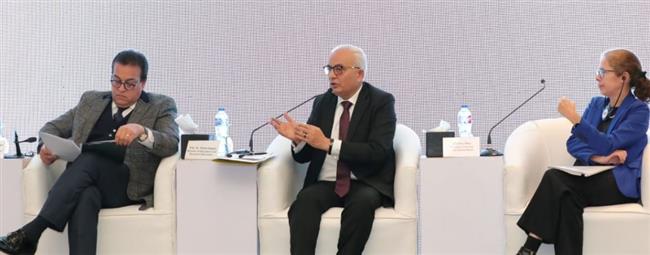 الدكتور رضا حجازي: نعمل علي محور الاتاحة والحد من التسرب من التعليم لسد منابع الأمية 