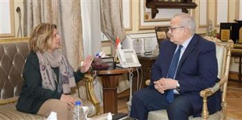   د. الخشت يلتقى رئيسة المجلس القومي لحقوق الإنسان