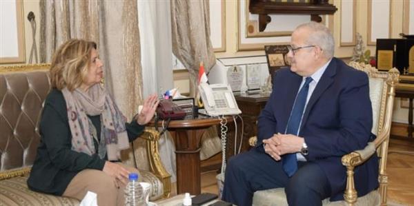 د. الخشت يلتقى رئيسة المجلس القومي لحقوق الإنسان