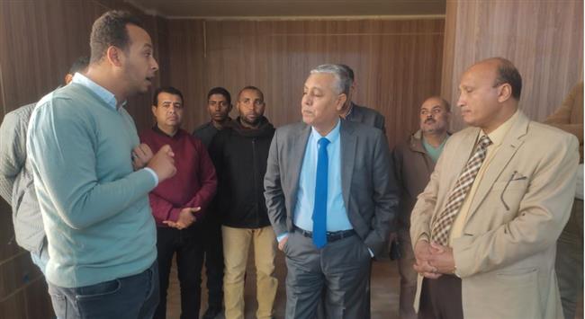 رئيس جامعة جنوب الوادي يتفقد منشآت الجامعة الأهلية
