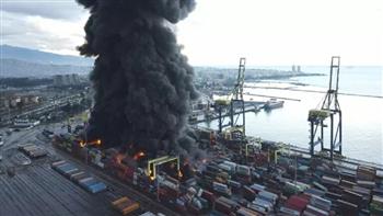   الدفاع التركية: استمرار عمليات إخماد حريق ميناء إسكندورن 