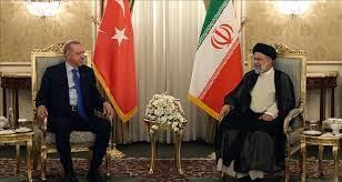  الرئيس الإيرانى يجرى اتصالا هاتفيا بأردوغان ويعلن استعداد بلاده إرسال مساعدات إغاثية لمنكوبى الزلزال