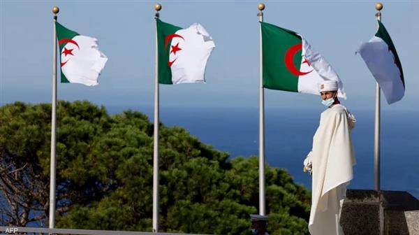 الجزائر تدين انتهاك فرنسي "لسيادتها الوطنية" بعد إجلاء غير قانوني لرعية جزائرية