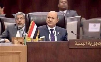   رئيس مجلس القيادة اليمني يشيد بالعلاقات المتميزة مع الإمارات