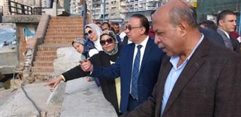   محافظ الإسكندرية: إصلاح التلفيات التي أحدثها الطقس السيء في رصيف وسور شاطئ إدوارد خراط