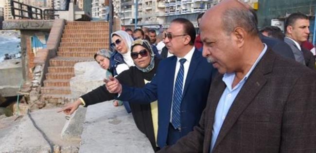 محافظ الإسكندرية: إصلاح التلفيات التي أحدثها الطقس السيء في رصيف وسور شاطئ إدوارد خراط