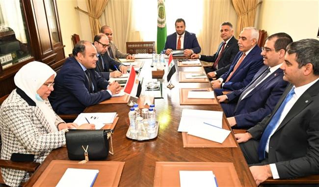 أحمد سمير يبحث مع نظيريه العراقي واللبناني سبل الارتقاء بالعلاقات