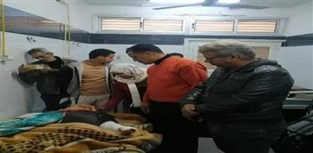 وكيل تعليم قنا يطمئن على الحالة الصحية لمعلمين أصيبوا فى حادث انقلاب سيارة  