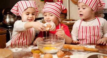   فوائد تعليم الاطفال الطبخ.. أبرزها الاعتماد على النفس والثقة