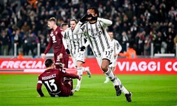 يوفنتوس يفوز على تورينو 4-2 في الدوري الإيطالي لكرة القدم     