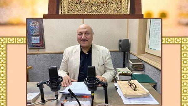 شحاتة العرابي يكشف كواليس آخر يوم عمل له بإذاعة القرآن الكريم قبل عودته