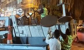 تشميع مقهى تعدى على حرم الطريق فى الدقى
