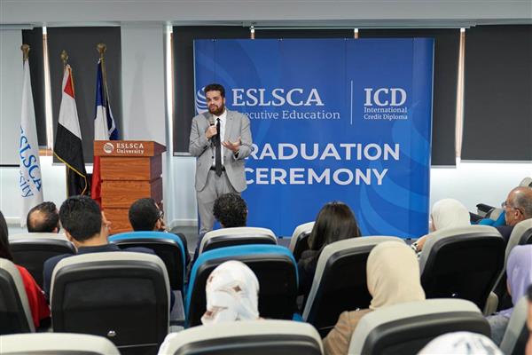 «اسلسكا» تنظم حفل تخريج دفعتين لطلاب برنامج الدبلوم الدولي للائتمان