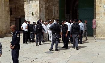   عشرات المستوطنين يقتحمون الأقصى بحماية قوات الاحتلال