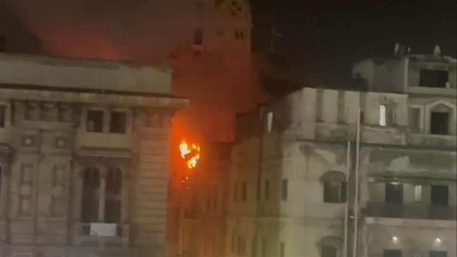 النيابة تنتدب المعمل الجنائي لبيان سبب حريق برج تجاري بحلوان