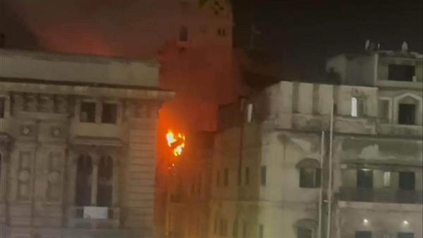 النيابة تنتدب المعمل الجنائي لبيان سبب حريق برج تجاري بحلوان