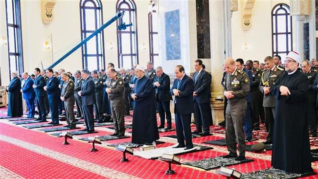 الرئيس السيسي يلتقي قادة القوات المسلحة