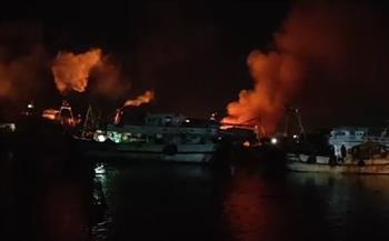 السيطرة على حريق هائل نشب فى مركب صيد بدمياط