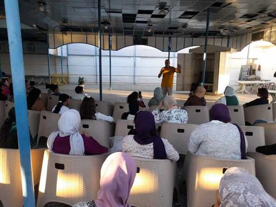 العرض الفلسطيني «راجع» ينال إعجاب فتيات قنا ضمن مهرجان مسرح الجنوب 