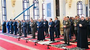   الرئيس السيسي يلتقي قادة القوات المسلحة