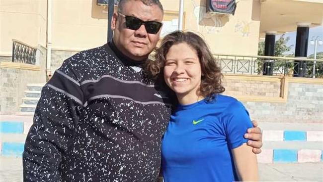 هايدي شوكت سعد تفوز بالمركز الثاني على العالم في مصارعة الذراعين