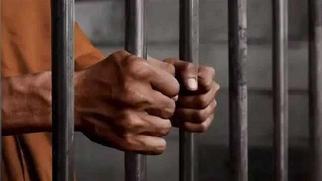 النيابة تأمر بحبس عامل لاتهامه بقتل ابن عمه خنقا بالمرج