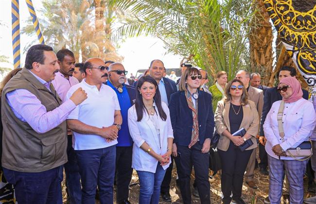 وزيرة التعاون الدولي ووفد الأمم المتحدة يلتقون المزارعين المستفيدين من مشروع تعزيز المرونة المناخية