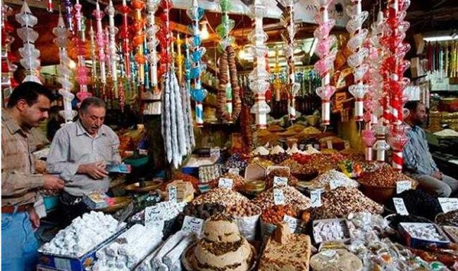 رغم الأحوال الاقتصادية.. العراقيون يستعدون لرمضان بالفوانيس والشموع