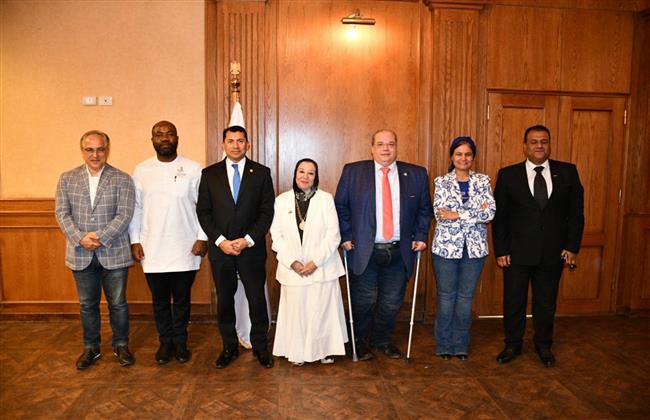 وزير الشباب والرياضة يبحث التعاون مع رئيس اللجنة البارالمبية الإفريقية