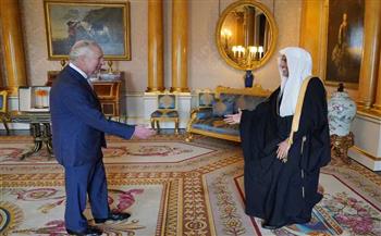   ملك بريطانيا وأمين رابطة العالم الإسلامي يبحثان واجب القيادات الدينية تجاه القضايا المشتركة