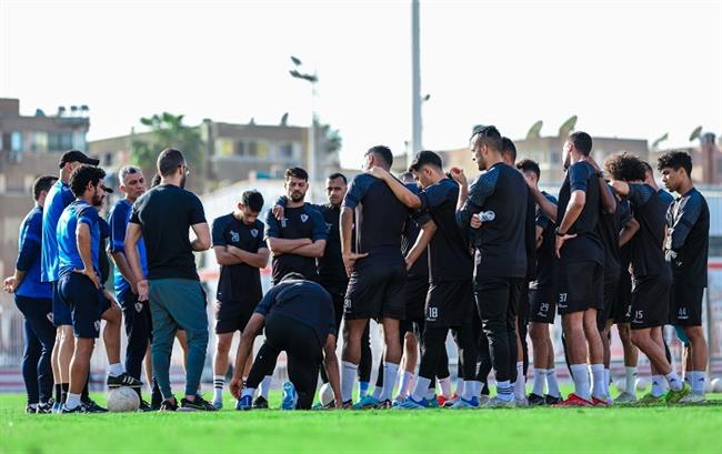 حافلة الزمالك تصل ستاد القاهرة استعداداً لمواجهة إنبي