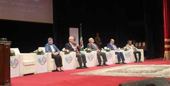 وزيرا التعليم العالي والشباب والرياضة والخشت يفتتحون فعاليات صالون رؤى الشباب بجامعة القاهرة