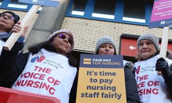   بريطانيا.. إضراب عشرات الأطباء للمطالبة بتحسين الأجور