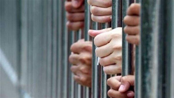 حبس متهمين بالتشاجر وحيازة أسلحة نارية في منشأة ناصر