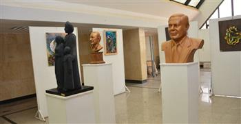   جامعة أسيوط تشهد إنطلاق أعمال المعرض الفنى لأعضاء هيئة تدريس كلية الفنون الجميلة