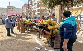 «محلية نجع حمادي» البدء في نقل الباعة الجائلين وإخلاء الشوارع نهائياً