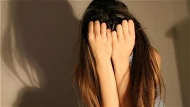لامس أماكن حساسة بجسدها.. القبض على المتهم بالتحرش بطفلة في المرج 