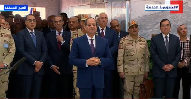 الرئيس السيسى يتفقد مجمع مصانع الأسمدة الأزوتية بالعين السخنة