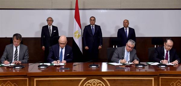 مدبولي: توجيهات رئاسية بتكثيف الجهود لتعظيم الاستفادة من الموقع الجغرافي الفريد لمصر