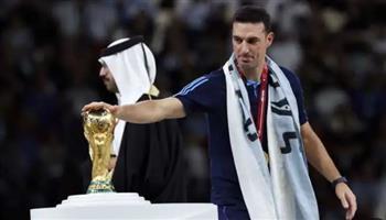 مدرب منتخب الأرجنتين يتوج يجائزة جديدة