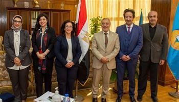 رئيس جامعة طنطا يستقبل وفد الجامعة الأمريكية بالقاهرة من مشروع المراكز الجامعية للتطوير المهني