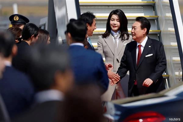 رئيس كوريا الجنوبية يصل اليابان لفتح "فصل جديد" فى العلاقات بين البلدين