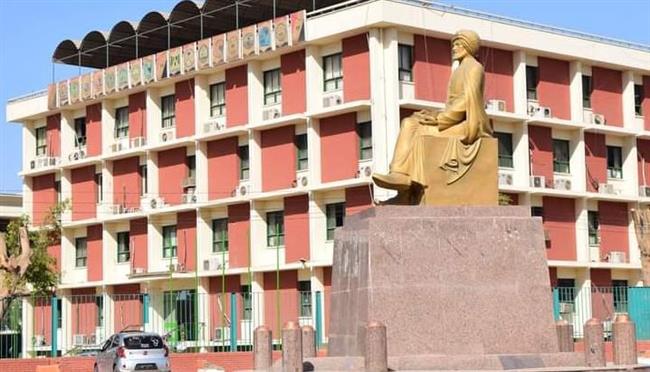 غدا.. عقد امتحانات المقابلة الشخصية للمتقدمين للالتحاق ببرامج التعليم المدمج بجامعة سوهاج 