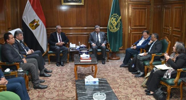 محافظ القليوبية يعقد اجتماعا مع أعضاء البنك الدولي.. التفاصيل 