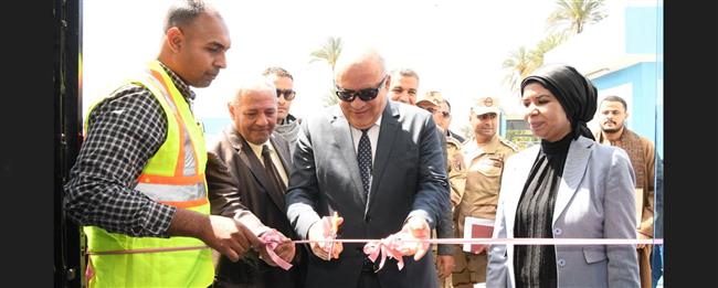محافظ قنا يفتتح مركزى لطب الأسرة تجريبيا بالوقف 